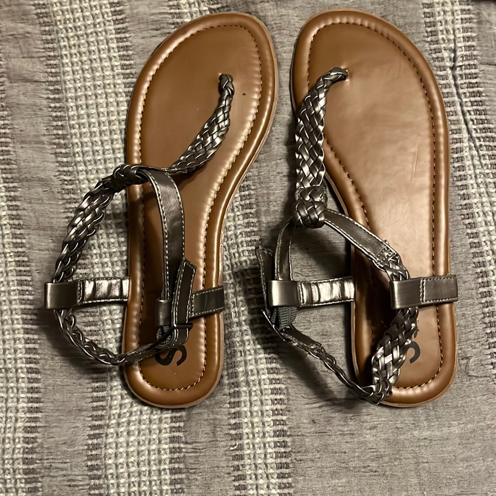 Brand new flip flops. Size 7.5